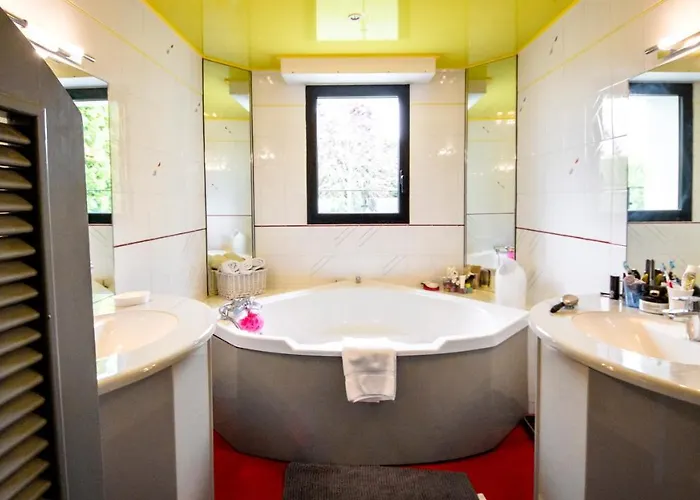 فندق مبيت وإفطار Le Champ Du Renne لو مان